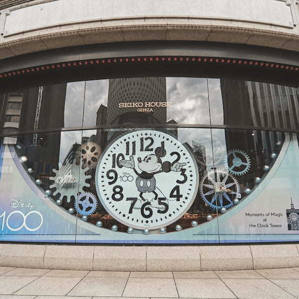 【銀座のシンボルがあのキャラクターに】ディズニー創立100周年を祝し、セイコーの時計塔がミッキーマウスデザインに模様替え