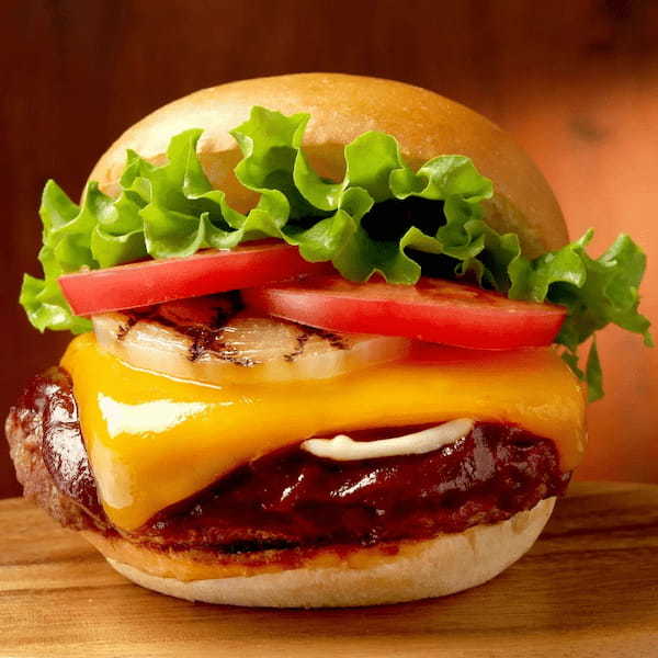 クア・アイナからスモークづくしのグルメバーガーが登場！！新商品「BBQスモークジャックチーズバーガー」～大人気『BBQバーガーシリーズ』販売開始～