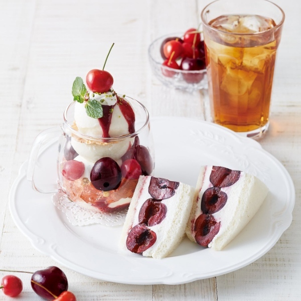 【Afternoon Tea】ひと皿で2度おいしい、あいがけカレーが新登場！白桃、さくらんぼをテーマにした夏限定スイーツ2種も発売