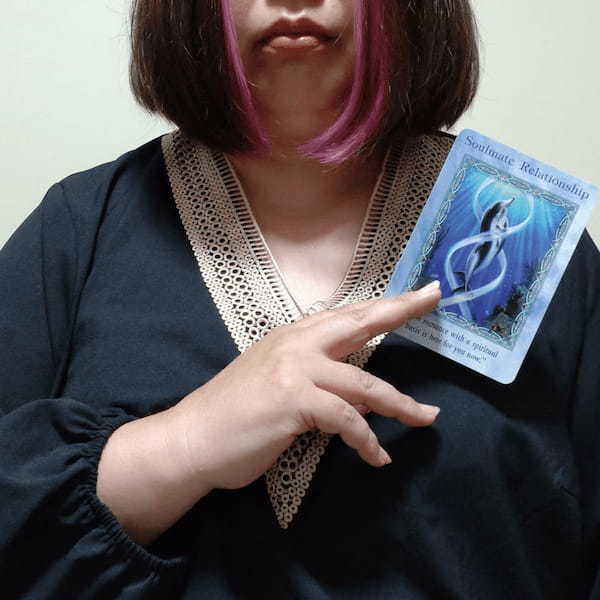 霊能力が開花した不思議エピソード! 一週間乾かない髪、無数の手でベッドの中に引きずり込まれ…!?
