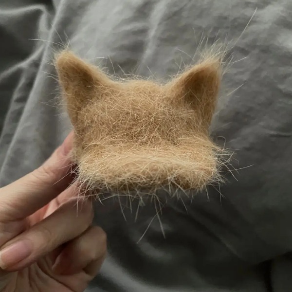 ニャンというリメイク　愛猫の抜け毛で帽子を作った飼い主