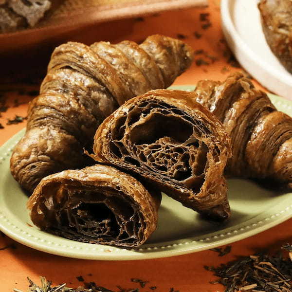 【京都の宇治茶専門店「祇園辻利」のほうじ茶を使用した、秋のコラボレーション】「ハートブレッドアンティーク」より、『ほうじ茶生絞りモンブランチョコリング』をはじめ全3品が10月1日より期間限定で新発売