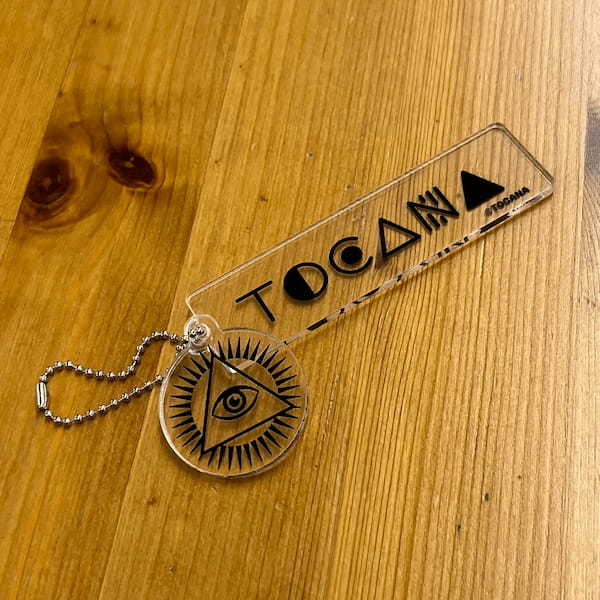 ヴィレバンとトカナが夢のコラボ！ 購入必須のTOCANAロゴアイテム大量爆誕！