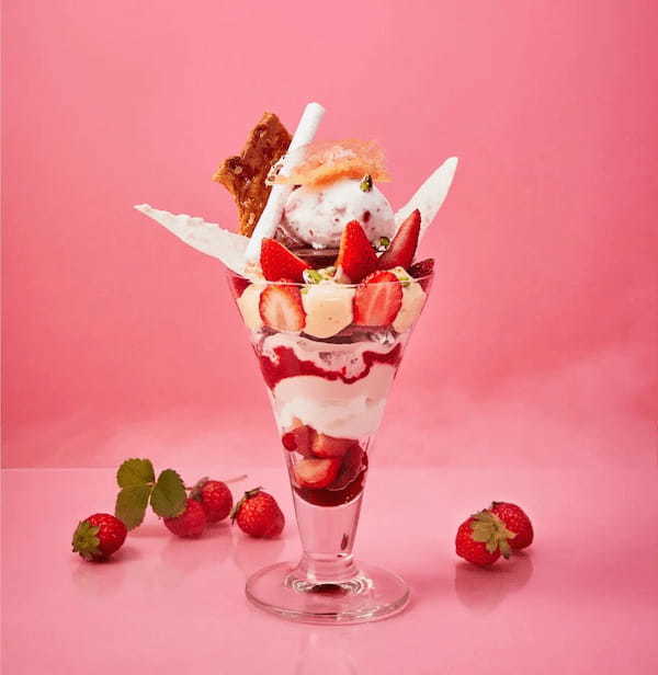【ショコラティエ パレドオール】春季限定!いちごを楽しむチョコレートパフェ!