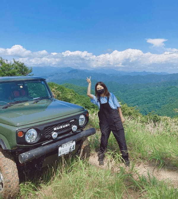 “かわいいのにどこでも走れちゃう”ジムニーがお気にいり♡オフロード走ったり山や川で遊んだりする事が趣味のアクティブママ♪