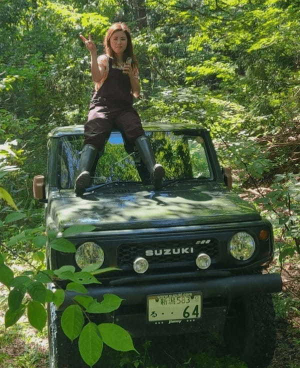 “かわいいのにどこでも走れちゃう”ジムニーがお気にいり♡オフロード走ったり山や川で遊んだりする事が趣味のアクティブママ♪