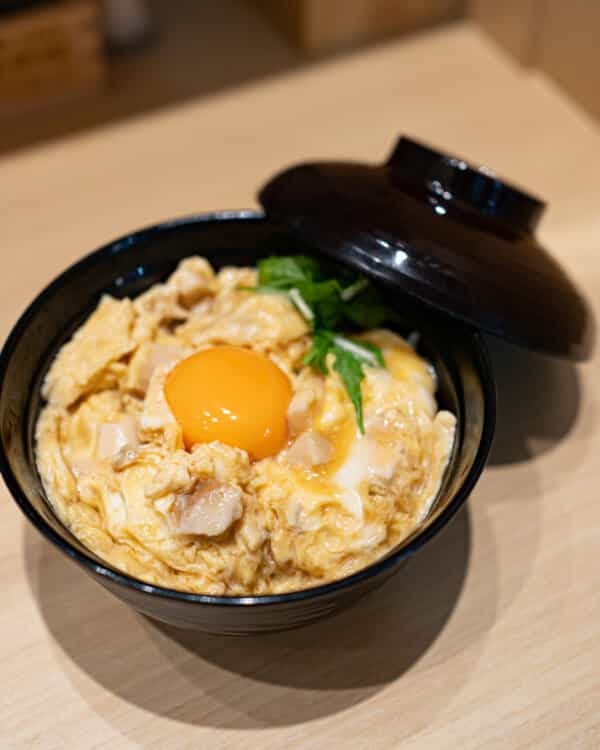 北野駅構内にラーメン店オープン！『鴨と上州地鶏 中華そば鷹』