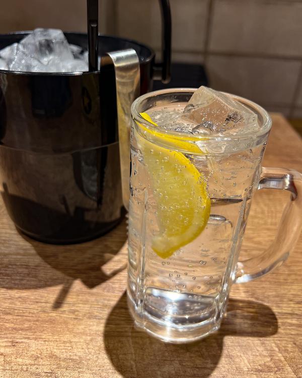 蛇口からレモンサワーが飲み放題！？『焼肉ホルモン たけ田』