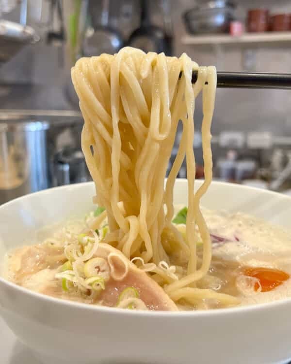 西八王子駅前に話題のラーメン新店『鶏白湯そば 伊東』がオープン！