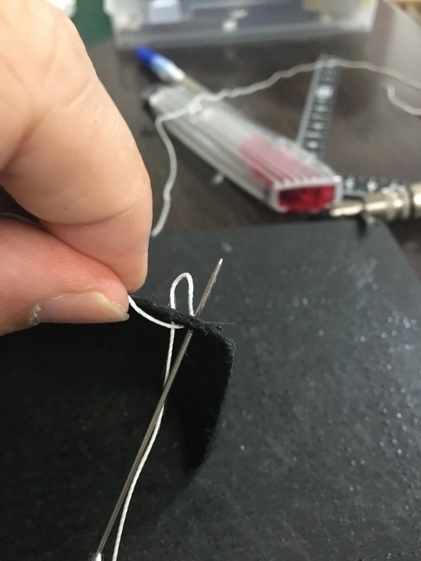 革細工の始め方!初心者向けにレザークラフトの基本のやり方や揃える道具を解説!