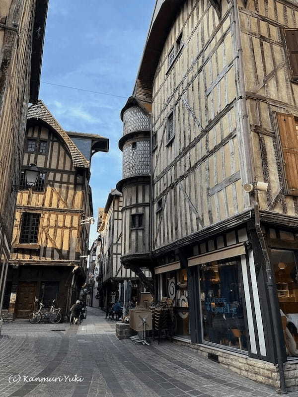 【フランス】セーヌ川の流れる中世の町トロワ:道具と職人博物館