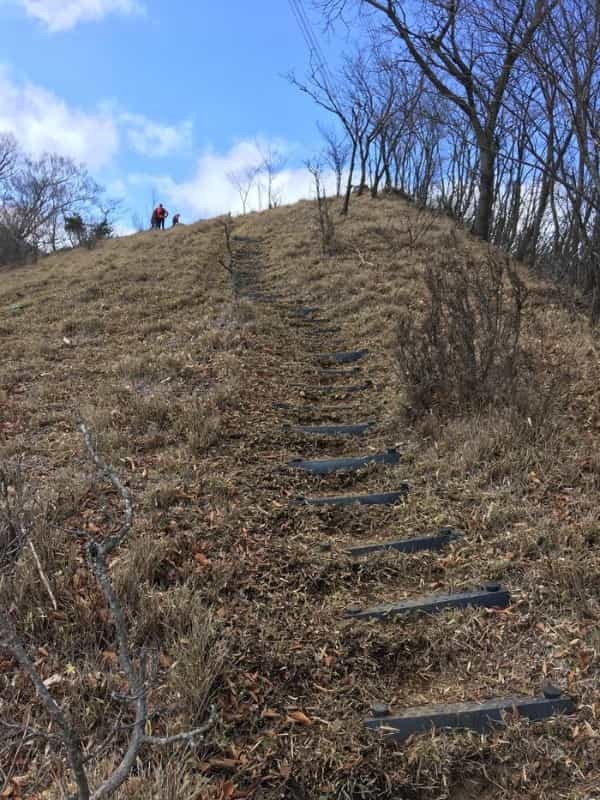 【秀麗富嶽十二景】最終十二番山頂の「本社ヶ丸」はマジきつかった。。。