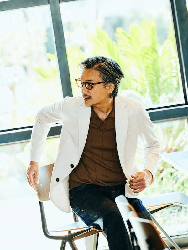 軽快、爽やかは昔の話。リッチなオジサンの春の色気出しコーデ
