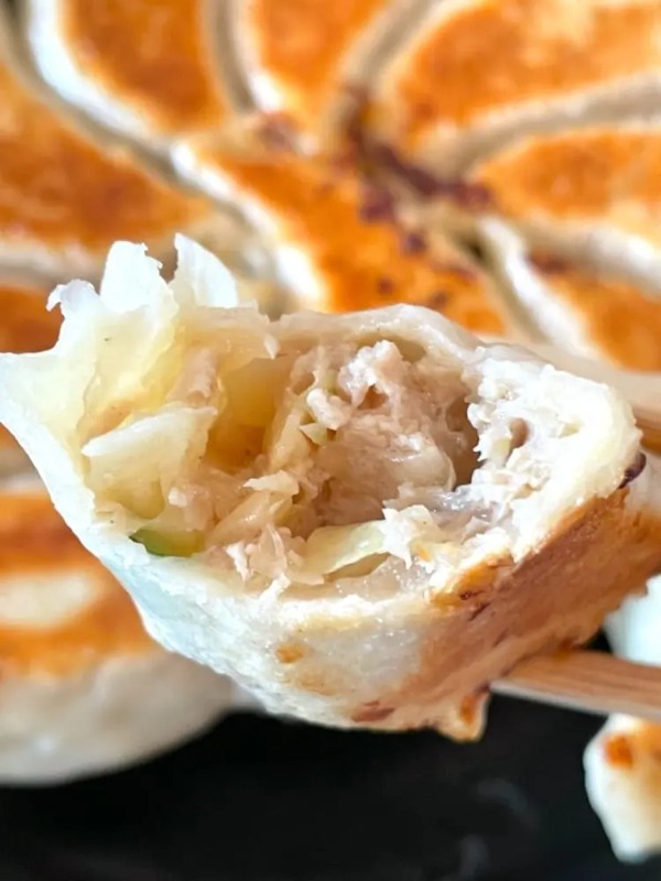 【マツコ絶賛の餃子も!】「焼き餃子協会」代表が選ぶ至高のお取り寄せ7品