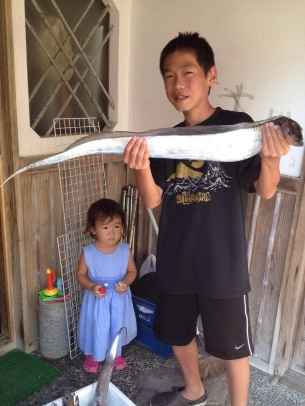 【初心者向け】太刀魚釣りの攻略ガイド！餌の仕掛けから釣り方のコツまで徹底解説！