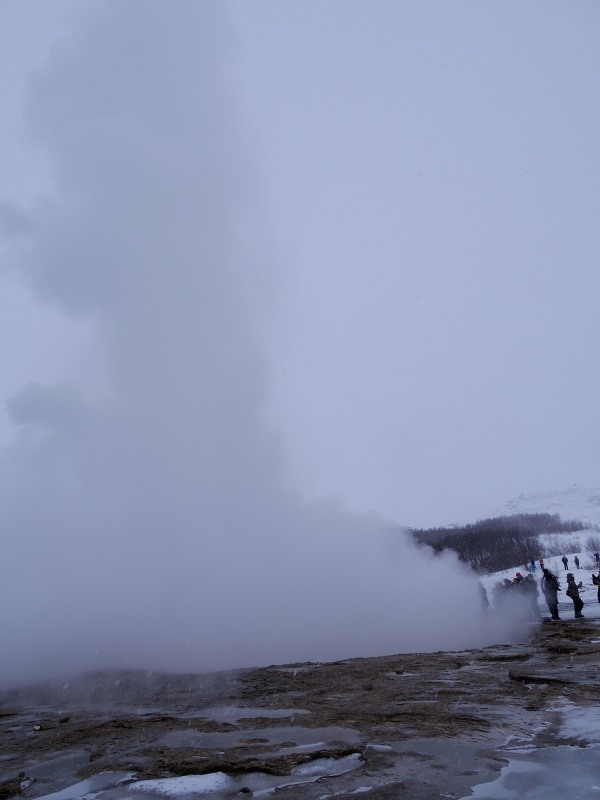あの氷河の洞窟をご紹介！アイスランド絶景の旅