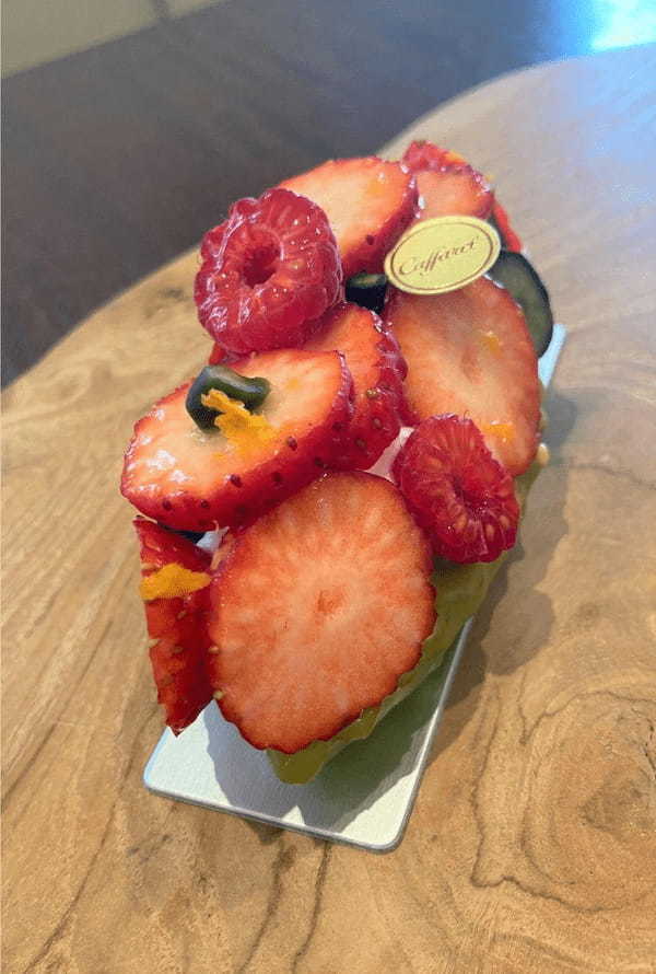 カファレル神戸北野本店にて「春のドルチェフェア」開催中!新作の「チョコバナンチャ」から毎年人気の苺ドルチェまで多彩に登場
