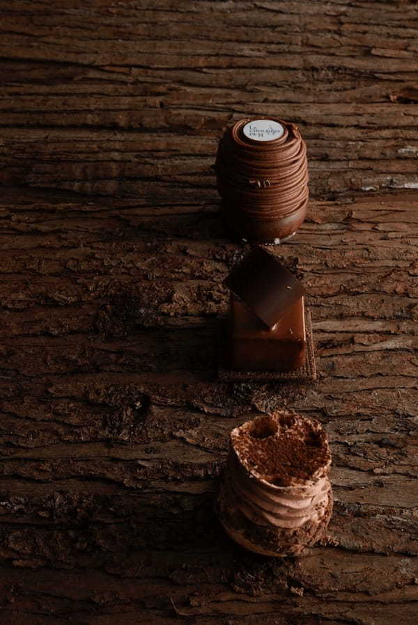 辻口博啓が手掛けるショコラトリーLE CHOCOLAT DE Hが伊勢丹新宿店 で行われるショコラの祭典「サロン・デュ・ショコラ 2023」の1月19日(木)～25日(水)の期間限定で出店します。