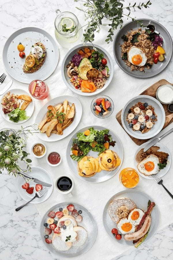 バレンタインデーはハート形いちご「とちあいか」増量無料！ブランチカフェ「FLIPPER’S」は、バレンタインチョコギフトを連想させる「奇跡のパンケーキ いちごちょこ」2月3日（金）より新発売