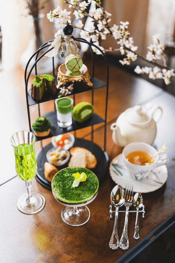 【SNSで話題の「雲ノ茶カフェ」が、苺と桜をテーマにした新作スイーツを販売開始】桜の季節を迎え、多くの観光客が訪れる京都で店舗ごとに春色スイーツが期間限定で登場