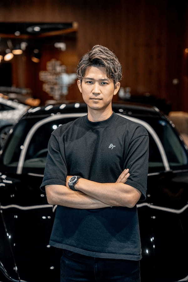 イラストアーティスト田村大氏、ポルシェスポーツカー生誕75周年を記念し、ポルシェスタジオ銀座で個展を開催