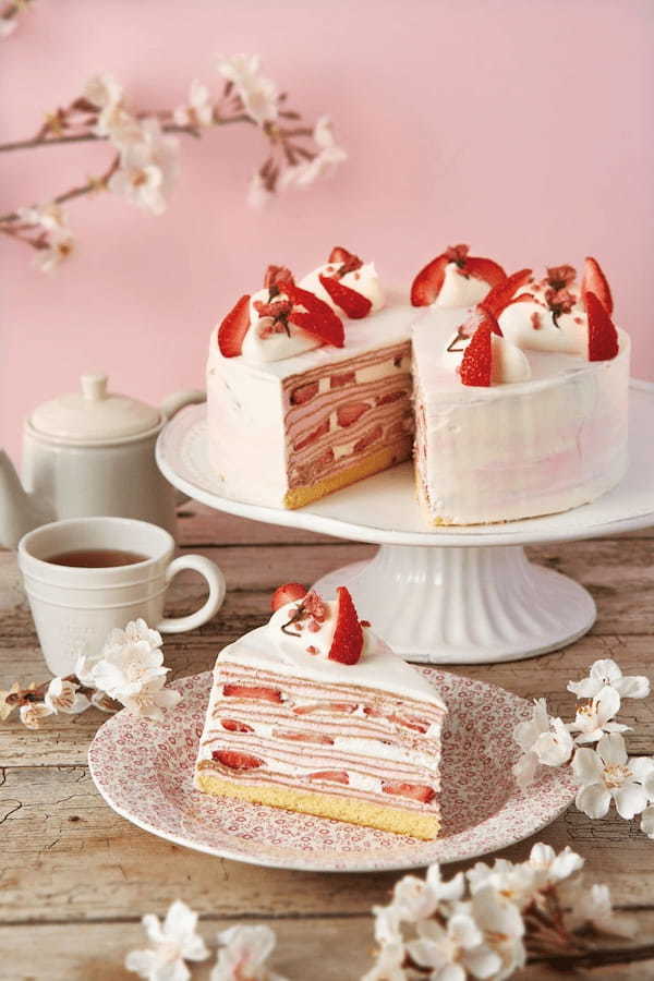 【Afternoon Tea LOVE&TABLE】ふんわり桜が香る新作のミルクレープや、“あまおう”をふんだんに重ねた「苺のミルクレープ」など発売