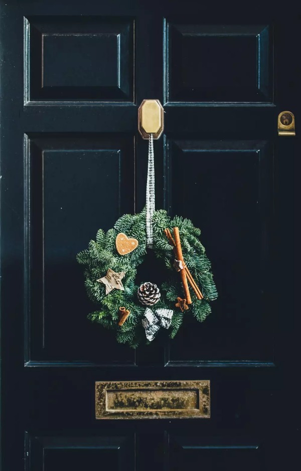 【連載】クリスマスリースに使える生花はどれ?花屋で買える花材<枝もの編>