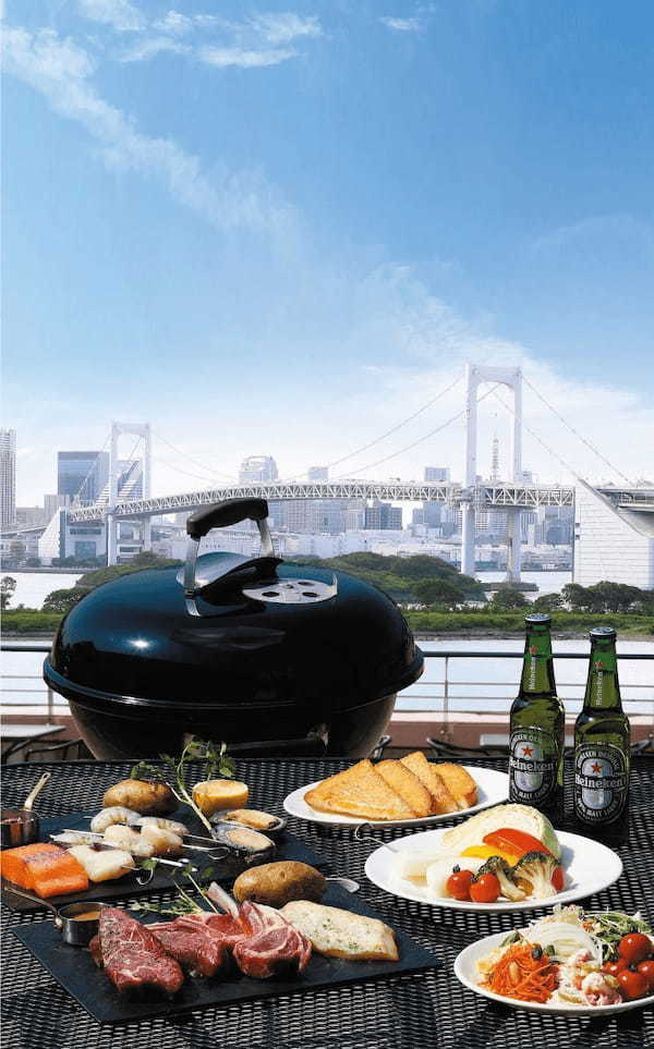 東京湾を見渡す開放的なテラスで楽しむ本格炭火BBQ&サラダバーシズラーアクアシティお台場 BBQテラス 4月7日(金)オープン!