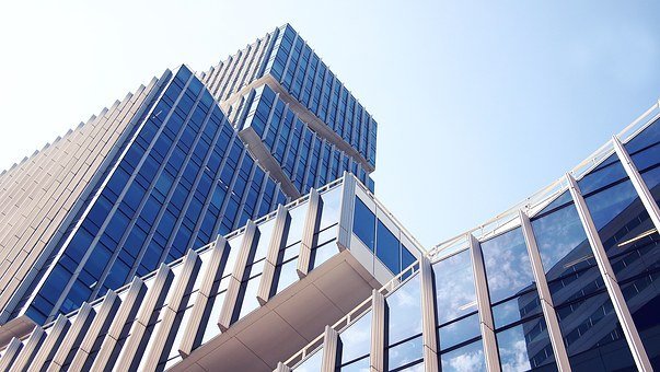 派遣で働くメリットとデメリットは?正社員や契約社員との違いを解説!