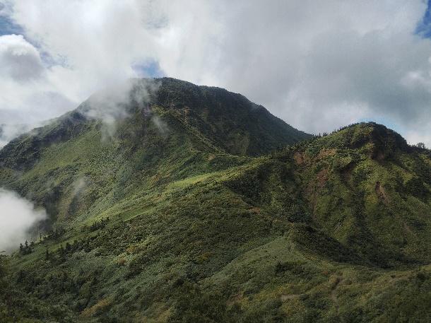 【初秋の登山】花と日本の百名山　苗場山と谷川岳へ！上信越山旅