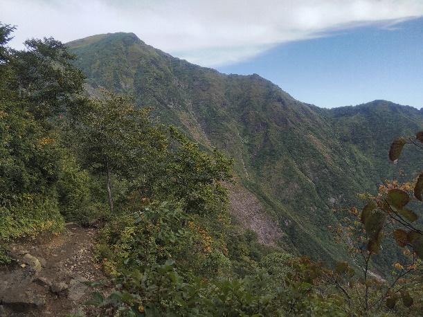 【初秋の登山】花と日本の百名山　苗場山と谷川岳へ！上信越山旅