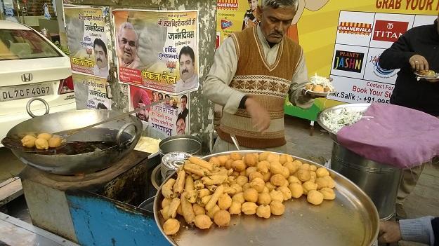 病みつき注意?!インドのB級グルメが満喫できる3つのエリア