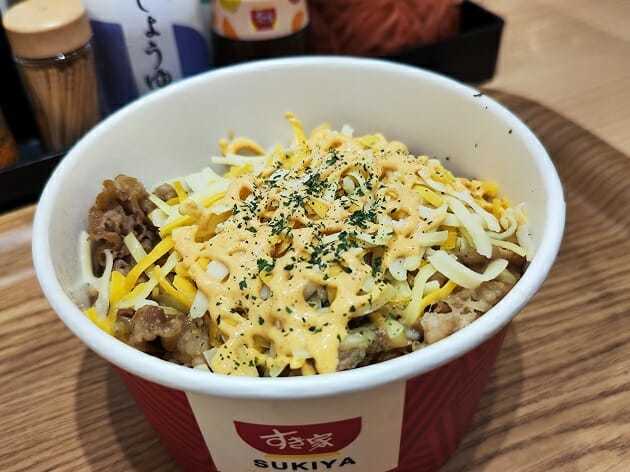 すき家、最後の一手と話題…チーズ牛丼「580円」新商品の価格妥当性、意外な難点