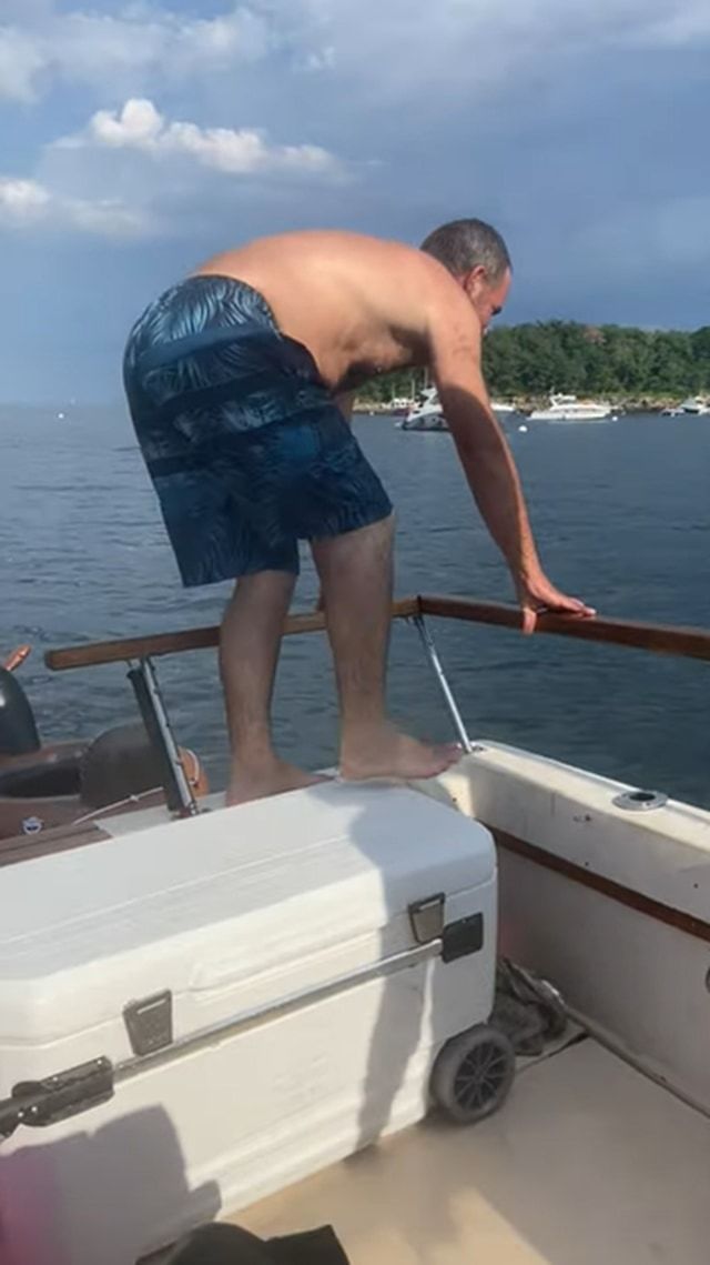 クルーザーから海に飛び込もうと思ったら・・・調子に乗り過ぎた男性の失敗が痛々しい【夏が近づいてきましたが浮かれ気分にはご注意を】