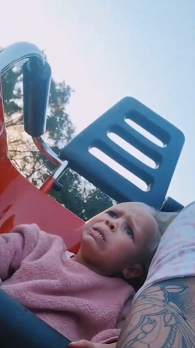 【動画】初めてのジェットコースターあるある！ワクワクが一変する4歳児の様子がかわいい