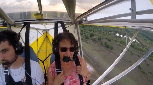 飛行機で飛んでいたら猫が同乗していた！無事だったの！？