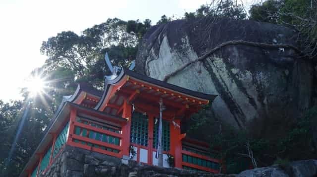 【神社は雨の日に行くと運気アップ!?】オススメ神社パワースポット6選