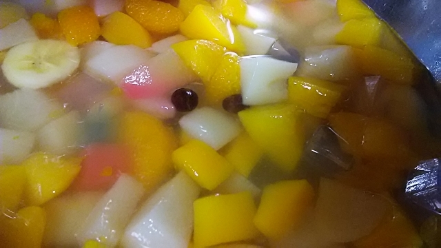 「フルーツポンチ」と「いかれポンチ」のポンチの成り立ちは同じ?それとも別々に生まれたの?