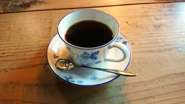 焼き物の「陶器」と「磁器」はなにが違うの？その見分け方は意外とシンプルだった！
