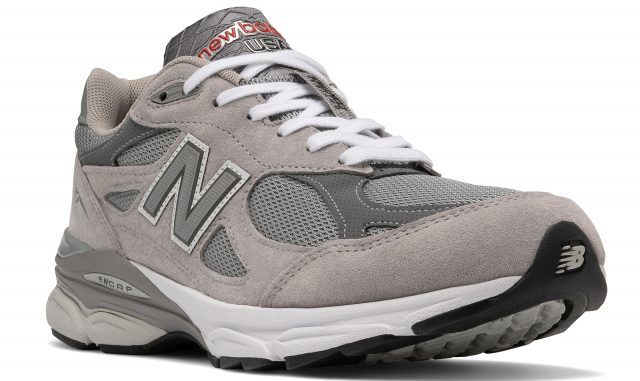 ニューバランスの人気モデル「990」から三代目の「990 v3」が復刻して登場