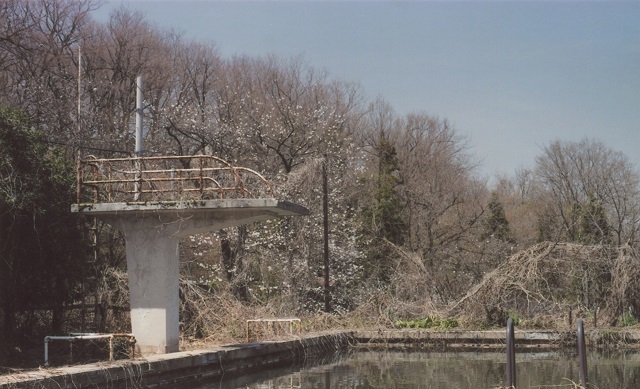 伝説の廃墟「白雲楼ホテル」 誰もいないはずの建物に居住者…着物姿の女霊が…