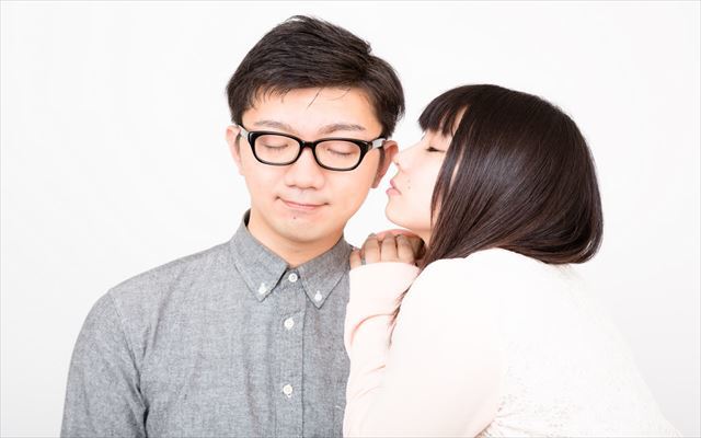 ほっぺにキス！その行動の意味とは！？キスする場所で男の心理がわかる！