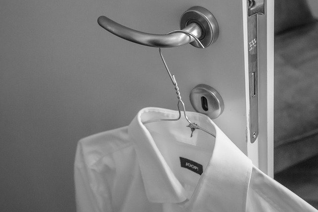 「ワイシャツ」と「カッターシャツ」の違いとは？地域で呼び方が違うってホント？それぞれの名前の由来は？？