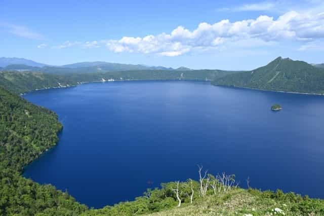 北海道の神秘の湖 摩周湖