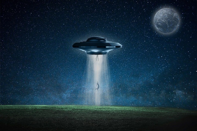UFOアブダクティーを追跡する黒いヘリが存在!? 米政府の拉致プロジェクト「MILAB」とは?