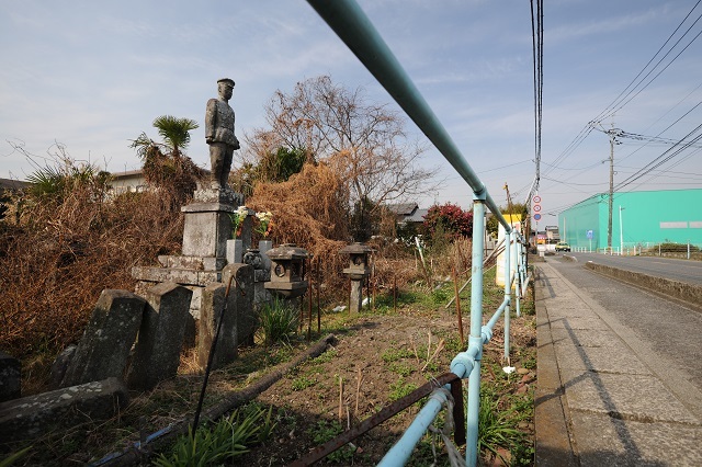 夜な夜な敬礼する「少年兵の像」！ 真夜中になると手が上がり… 悲しいストーリーも？＝大分県