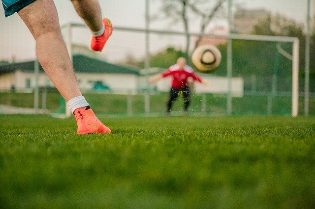 「ハットトリック」はサッカー用語ではなかった?その起源はクリケットにあった?!