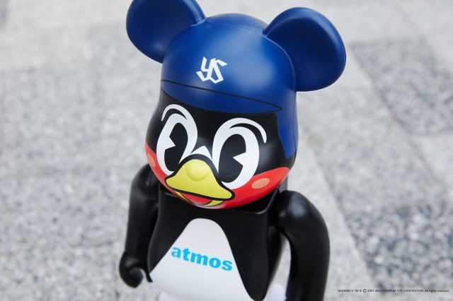 ヤクルトスワローズ×MEDICOM TOY×atmosが夢のトリプルコラボ！「つば九郎」BE@RBRICK