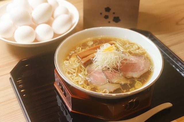 KITTE丸の内の地下「ラーメン激戦区」に割烹のようなラーメン店「かね田」が参入