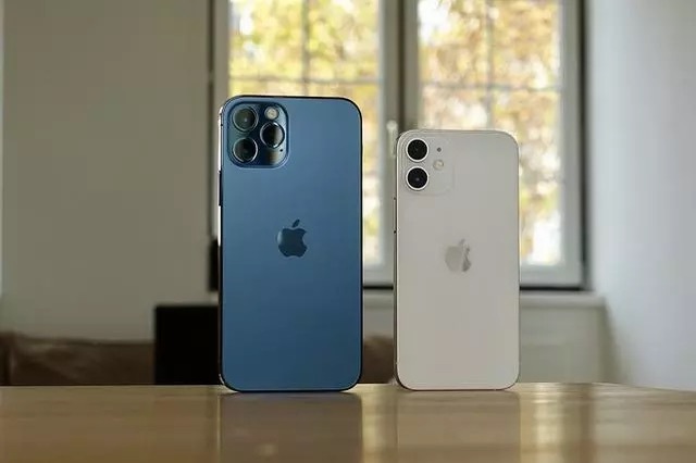 アウトドアにおすすめのiPhoneケース3選！選び方のポイントもご紹介！